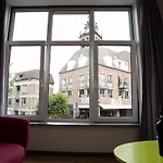 Holt Hotel *