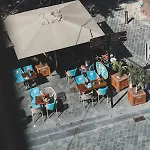 Holt Hotel *