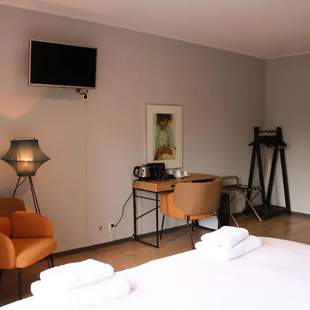 Holt Hotel