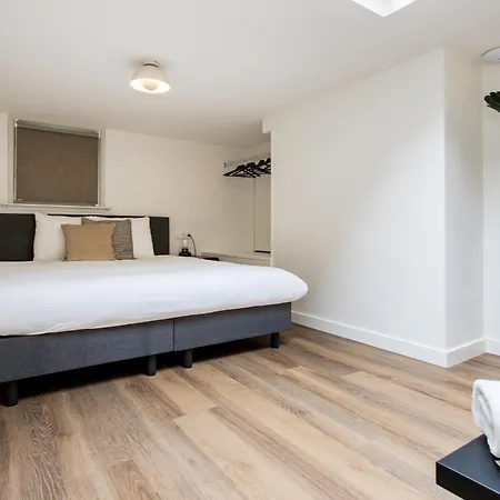 Hotel Holt *